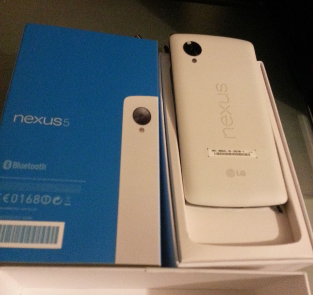 Google Nexus 5 Unboxing